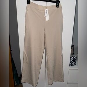 Banana Republic Beige Ankle Pant size 2, with tags